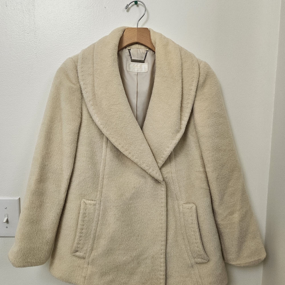Elegant Cream Women's Wool And Alpaca Coat